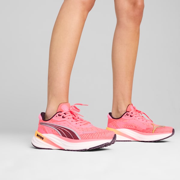 Chaussures de running Magnify NITRO™ Tech 2 Femme, Sunset Glow-PUMA White-Sun Stream, extralarge